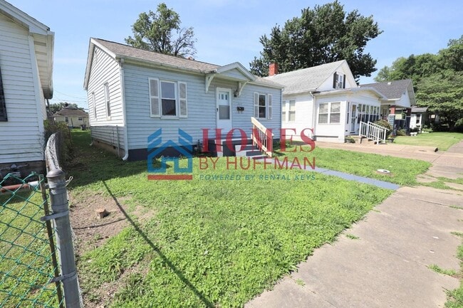 Building Photo - Two Bedroom House