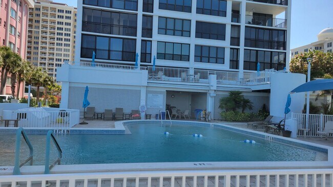 Building Photo - Annual or seasonal turnkey furnished renov...