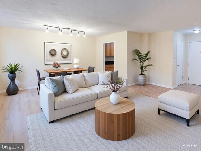 Building Photo - 1730 Arlington Blvd