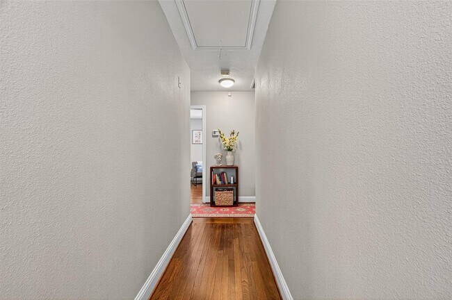 Building Photo - 4318 De Milo Dr