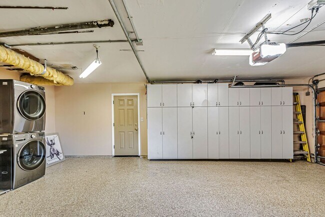 Building Photo - Elegant and Spacious 4Bedroom Sunnyvale Home