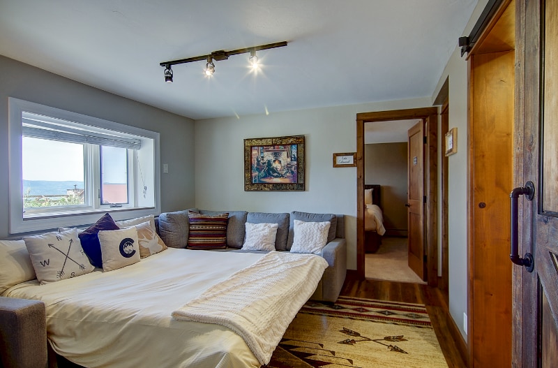 Building Photo - 31095 US-40