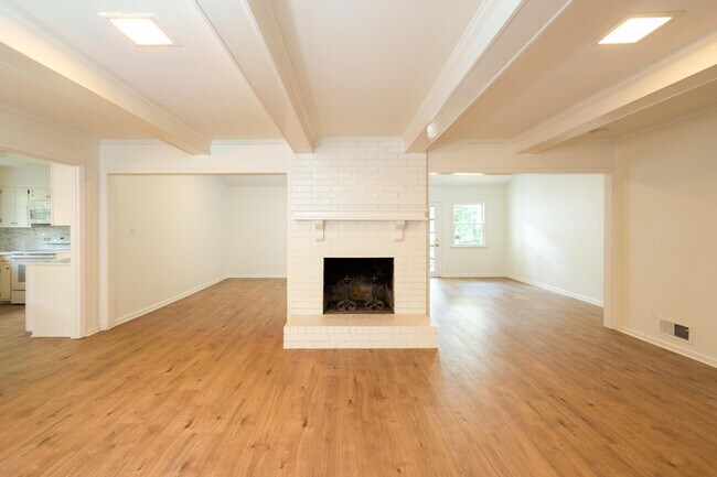 Building Photo - 7670 McHenry Cir E