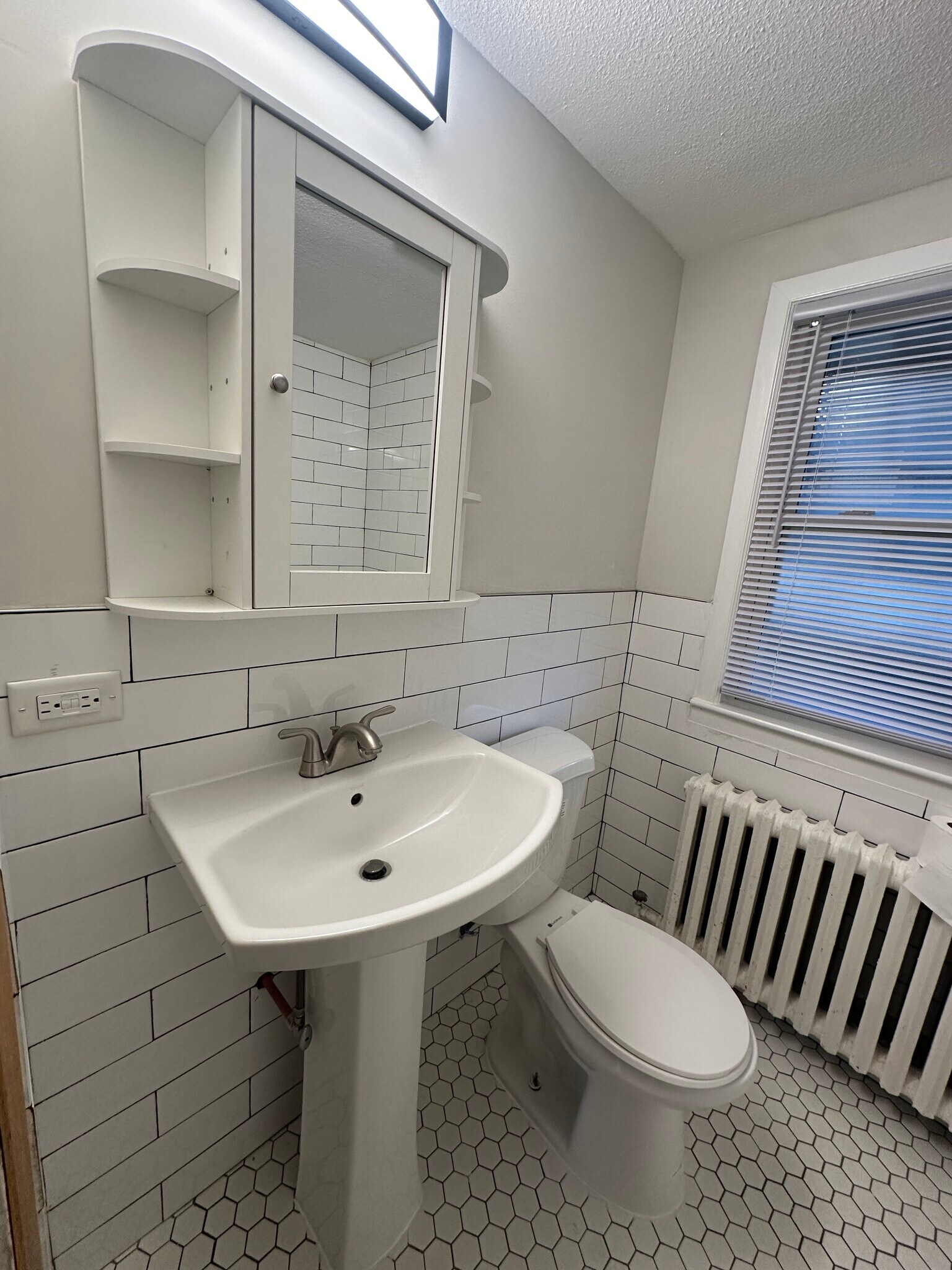 Building Photo - 4253 James Ave N