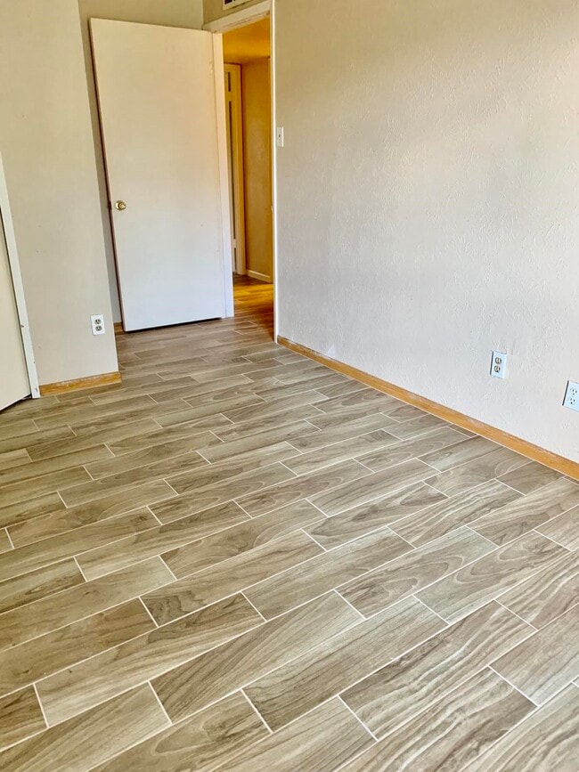 Building Photo - 16118 Lazy Ridge Rd