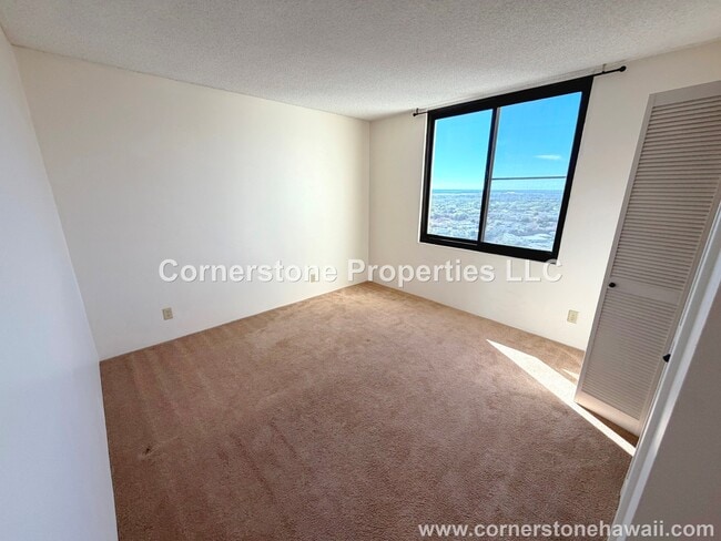 Building Photo - 990 Ala Nanala St