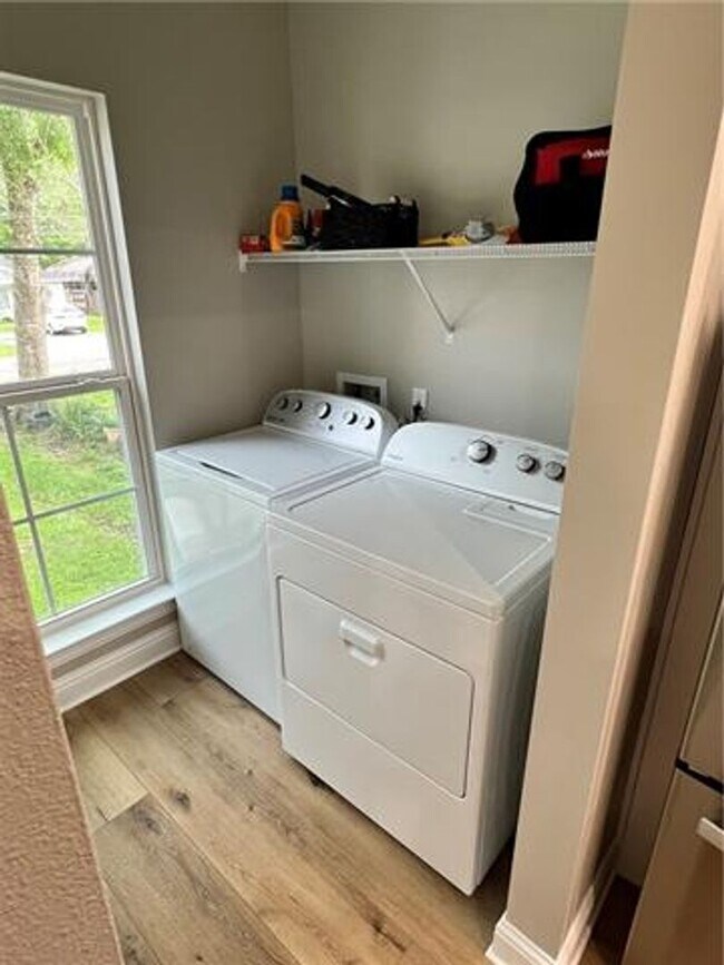 Building Photo - Beautiful One year old 3 BR 2 bath home