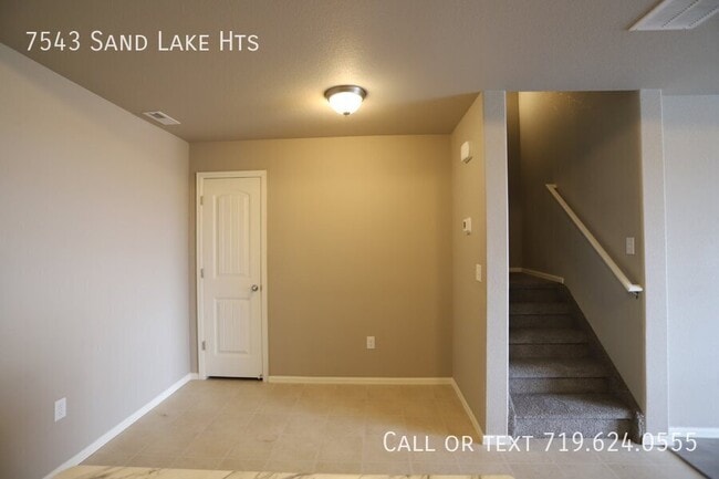 Building Photo - 7543 Sand Lake Heights