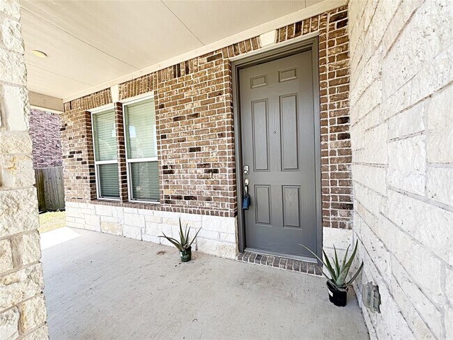 Building Photo - 1720 Foxglove Dr