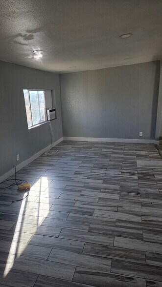 Building Photo - 8714 W Avenue E4