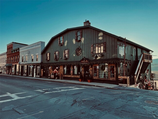 Building Photo - 37 Main St