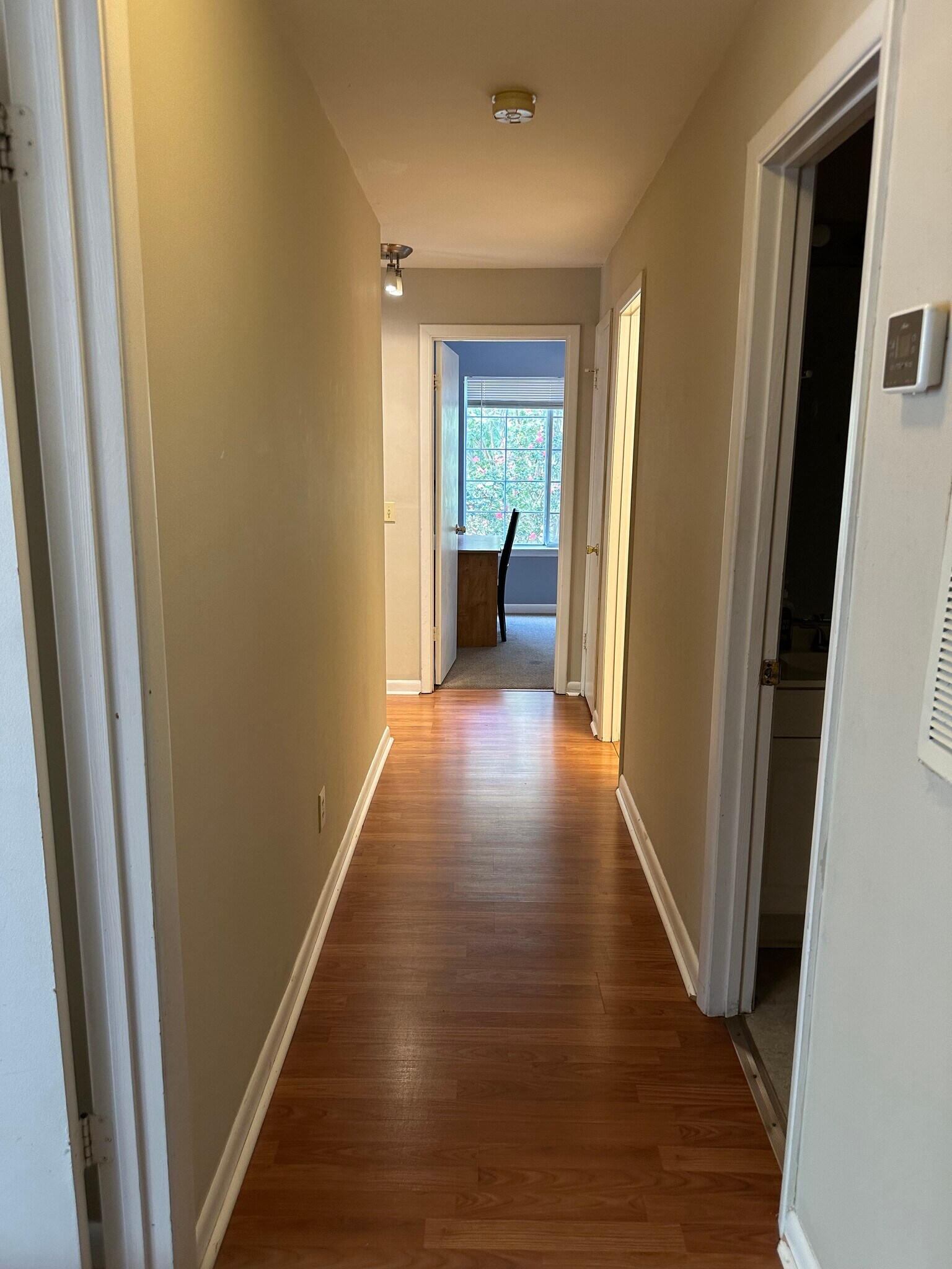 Building Photo - 220 Elm St