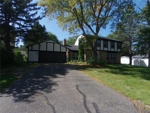 Building Photo - 3210 Hamlet Dr