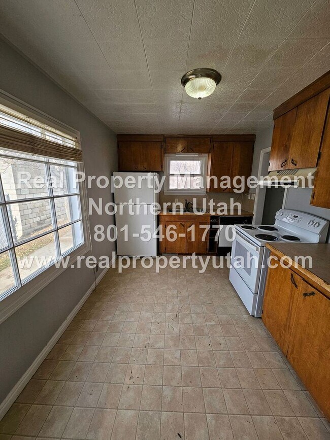 Building Photo - 3 Bedroom 1.5 Bath Ogden Home available now