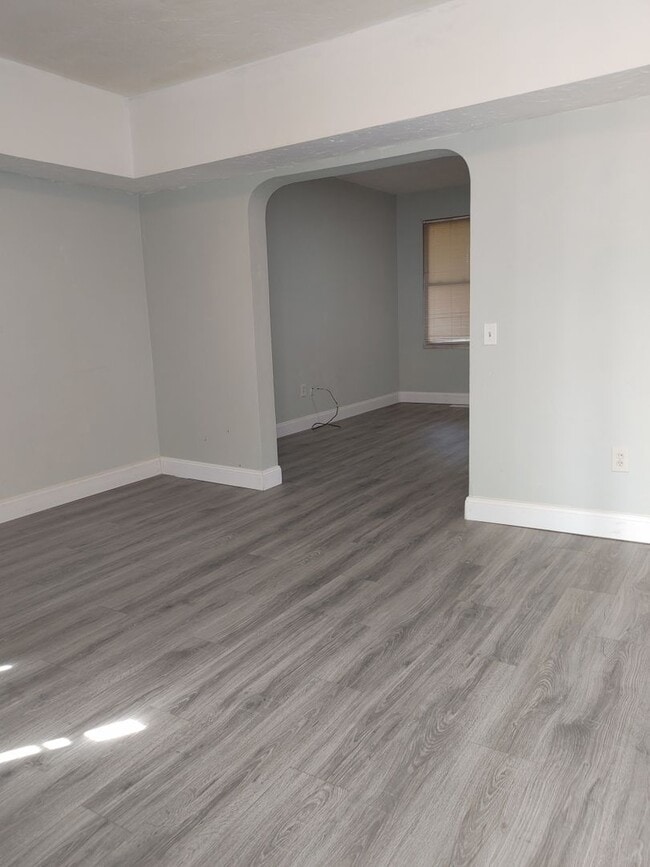 Building Photo - 34 N Franklin St