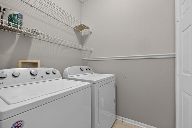 Building Photo - Charming 3-Bedroom Ranch in Avon!
