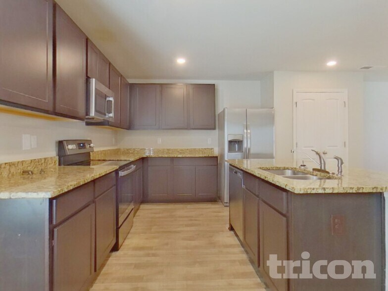 Building Photo - 1027 Summer Cypress Dr