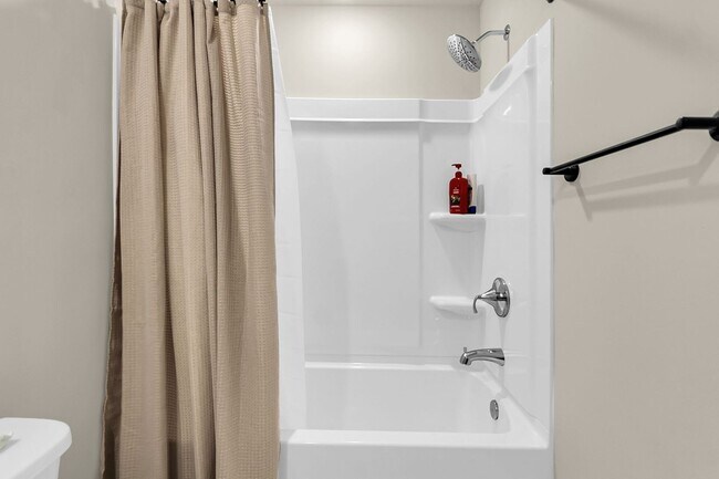 Building Photo - Beautiful 4-Bedroom, 3.5-Bathroom Townhome...