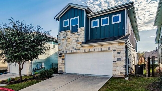 Building Photo - 2215 Capulet St