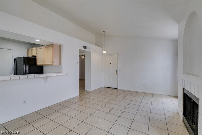 Building Photo - 7570 W Flamingo Rd