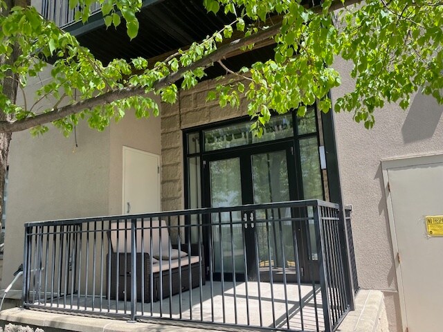 Building Photo - 3104 W Lake St