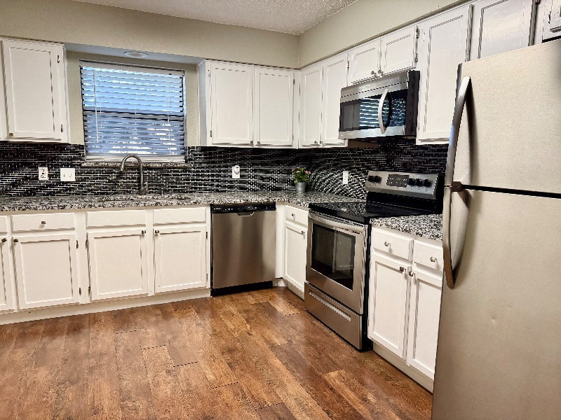 Building Photo - 2610 Isbella Dr