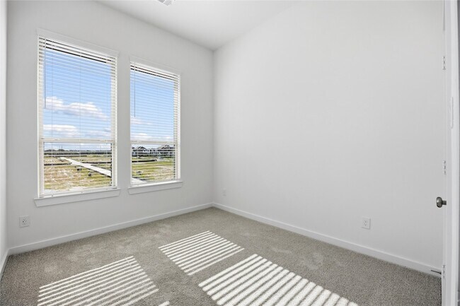 Building Photo - 16719 Lake Austin St