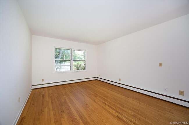 Building Photo - 2108-2110-2110 New Hackensack Rd