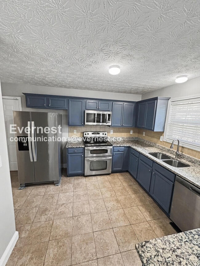 Building Photo - Limited Time Special Offer / 5 Bed, 4 Bath Home with Garage / Pet-Friendly / Vouchers Accepted / ...