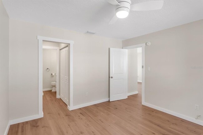 Building Photo - 14717 Sunset St