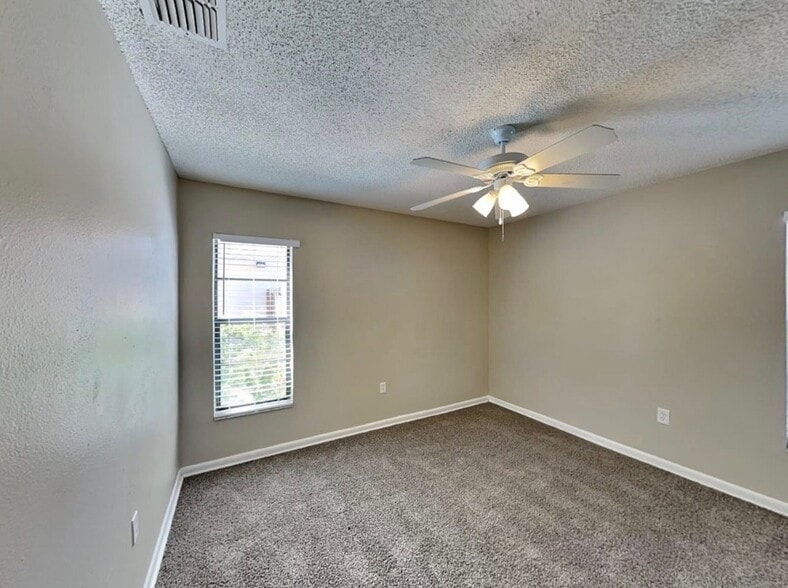 Building Photo - 289 Millstone Dr