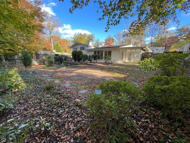 Building Photo - 8308 Whitman Dr