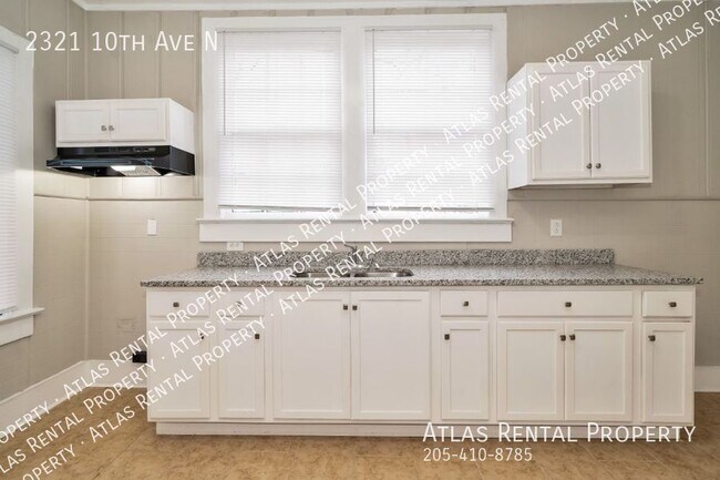 Building Photo - 2321 10th Ave N