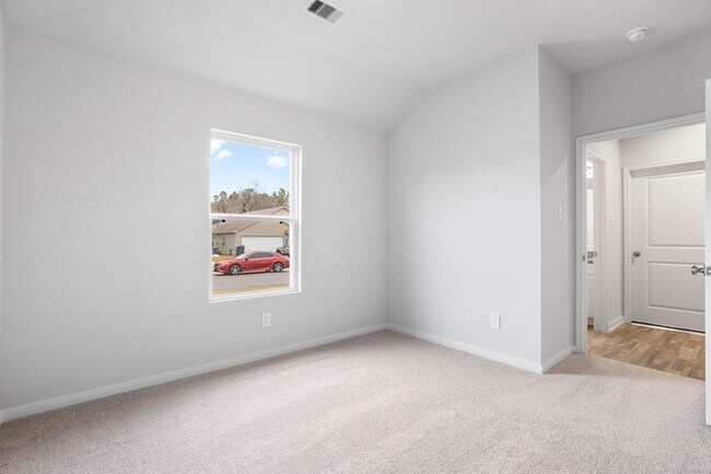 Building Photo - 102 Avalon Dr