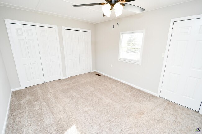 Building Photo - 461 SR 96