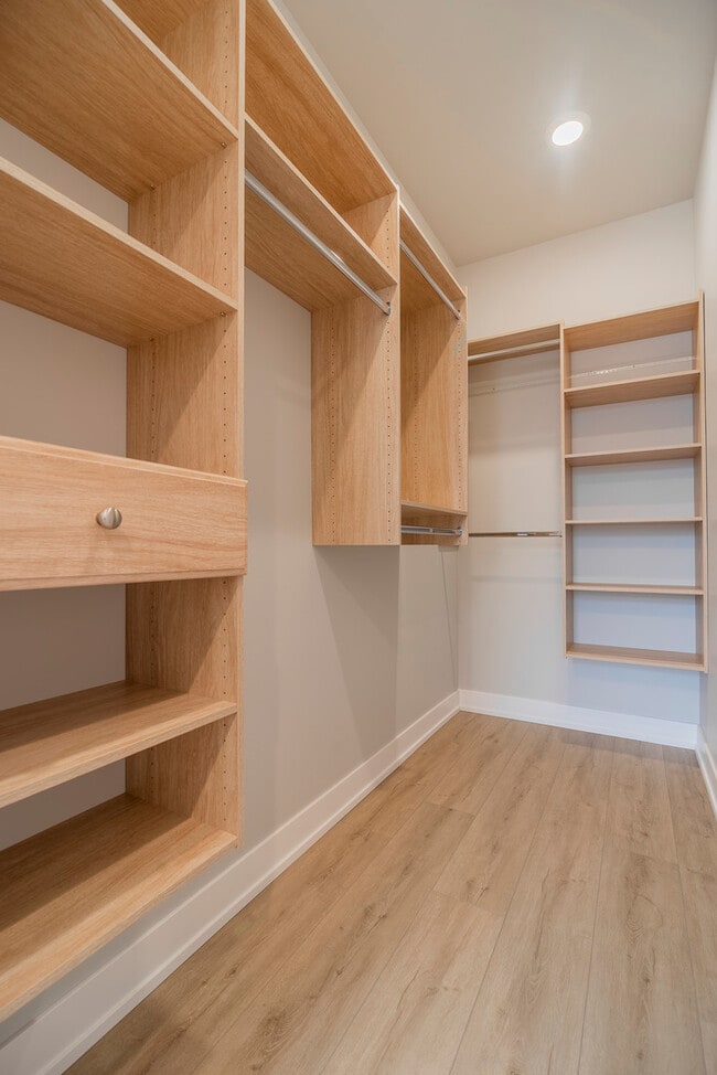 Building Photo - 3738 S Calumet Ave