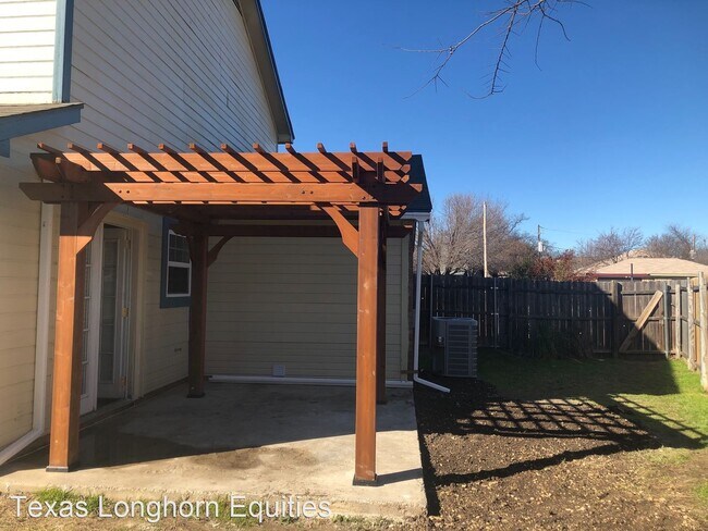 Building Photo - 1053-1055 Cottonwood Trail