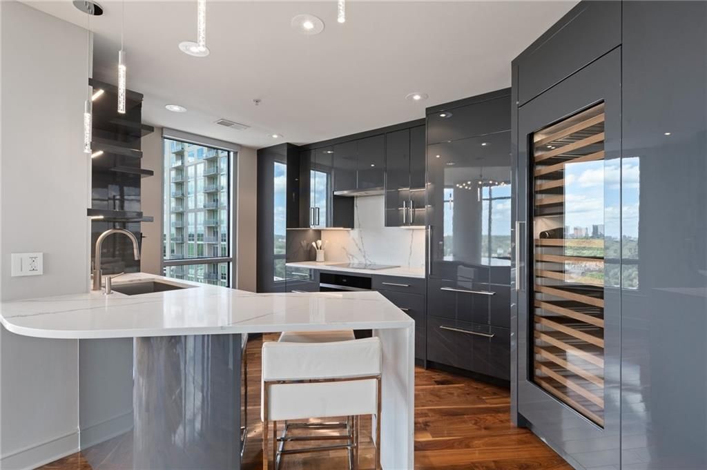 Building Photo - 222 12th St NE