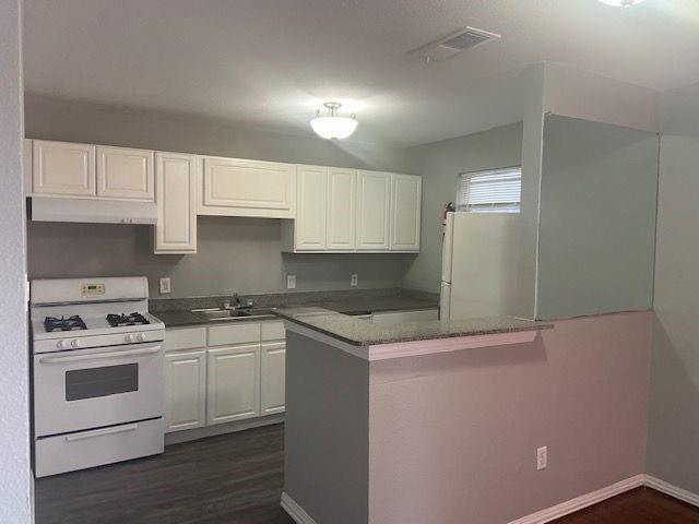 Building Photo - 3635 N MacGregor Way
