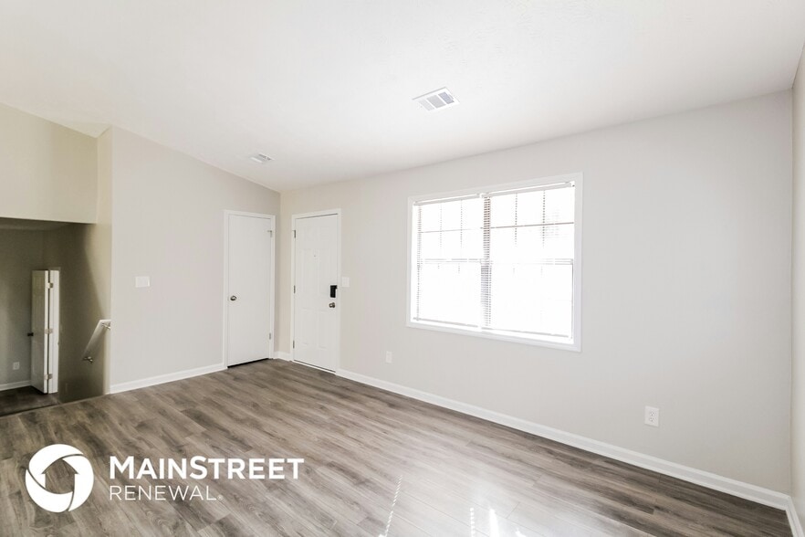 Building Photo - 2210 Davis Oaks Ct