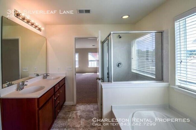 Building Photo - 304 Silverleaf Ln
