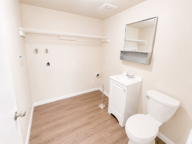 Building Photo - Fortney 4 plex