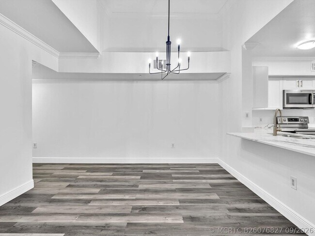 Building Photo - 2433 Centergate Dr