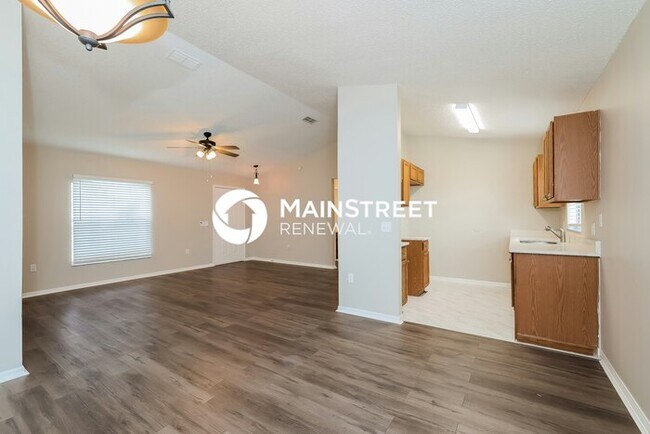 Building Photo - 3 Bedroom Pet-Friendly Home in POINCIANA, FL with Main Street Renewal