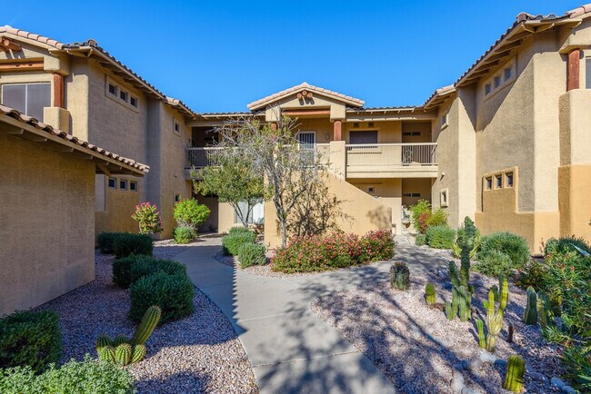 Building Photo - 9220 E Raintree Dr