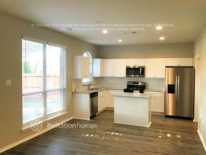 Building Photo - 8633 Fernhill Dr