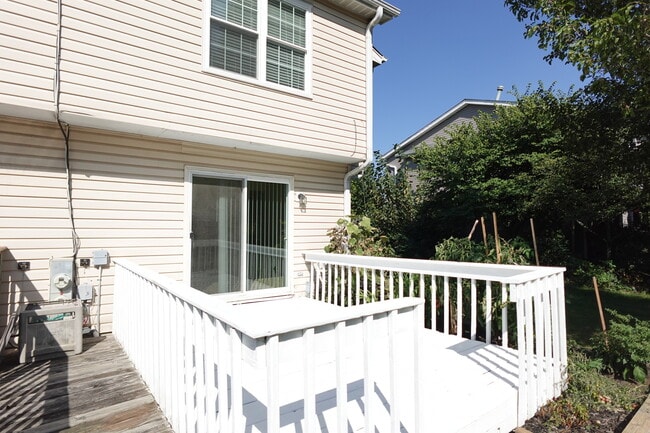 Building Photo - 116 Colonial Pkwy