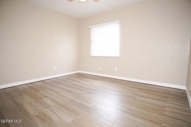 Building Photo - 1582 Bengal Dr