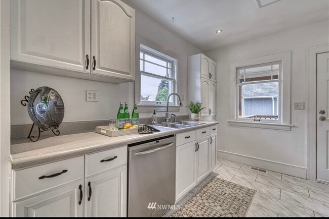main floor kitchen - 1229 7th St