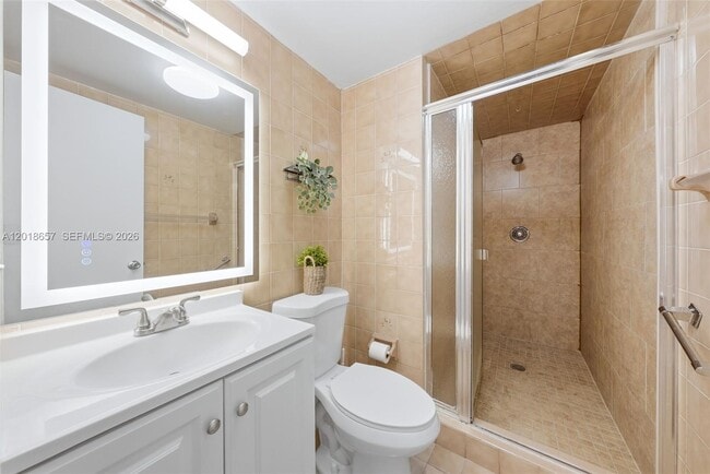 Building Photo - 305 W 68th St